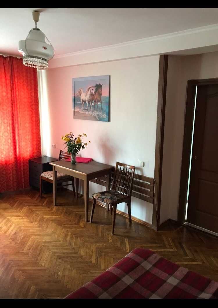 Продаж 1-к квартири з якісним ремонтом, бульвар Верховної Ради, 18а