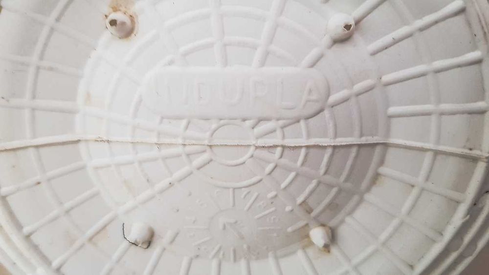 2 garrafões de vidro antigos 5l (verde) e 2,5l (branco)