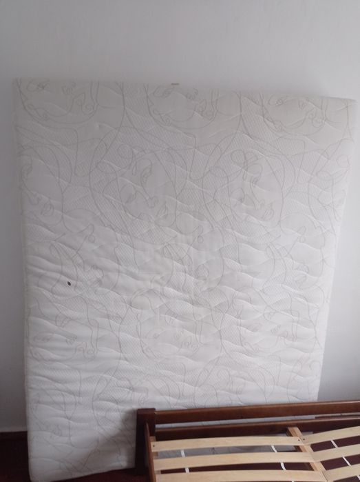 Кровать з матрасом