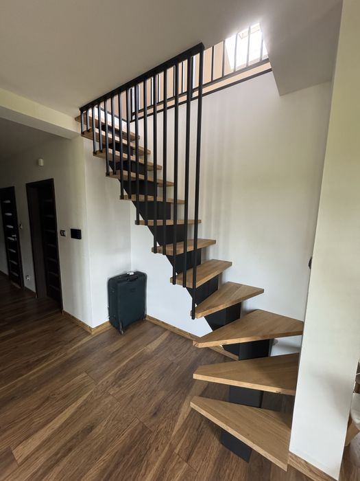 Schody, schody stalowe, schody na konstrukcji stalowej, stelaż schodów