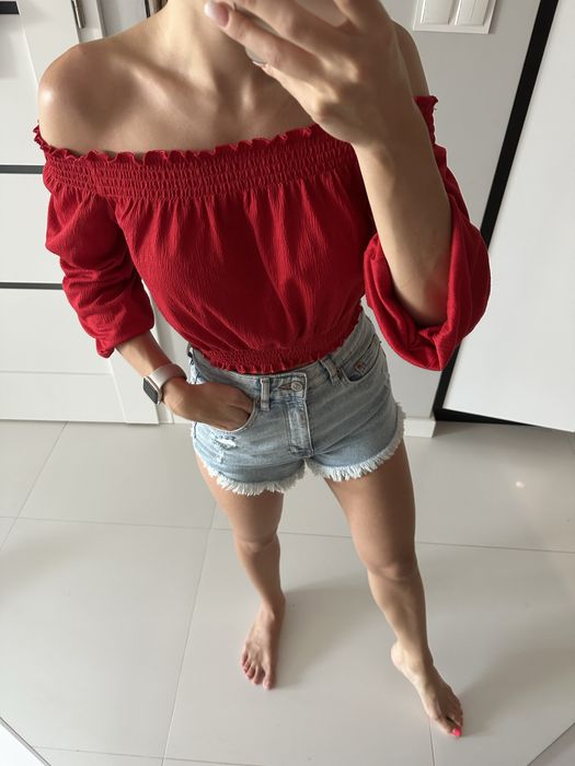 Czerwona bluzka z odkrytymi ramionami h&m