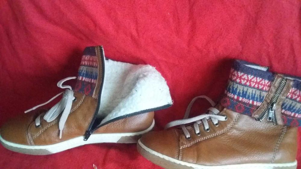 Черевики жіночі деми,шкіра-Wolky-39;Rieker-38/24,5Timberland-39