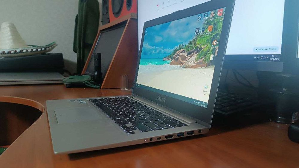 Asus ZenBook UX32V  Core i5-3317U\10GB\480GB\NVIDIA GeForce GT620M 1GB
