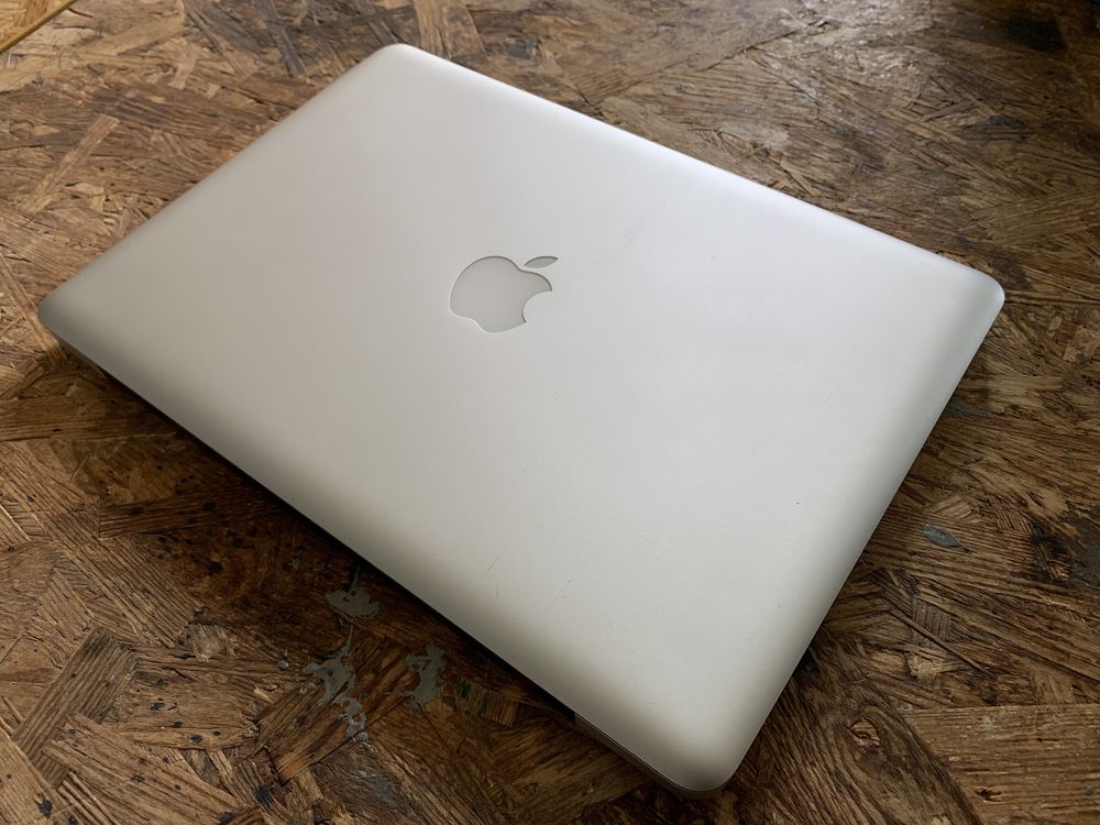 Apple MacBook pro A1278 i5 8gb ram SSD