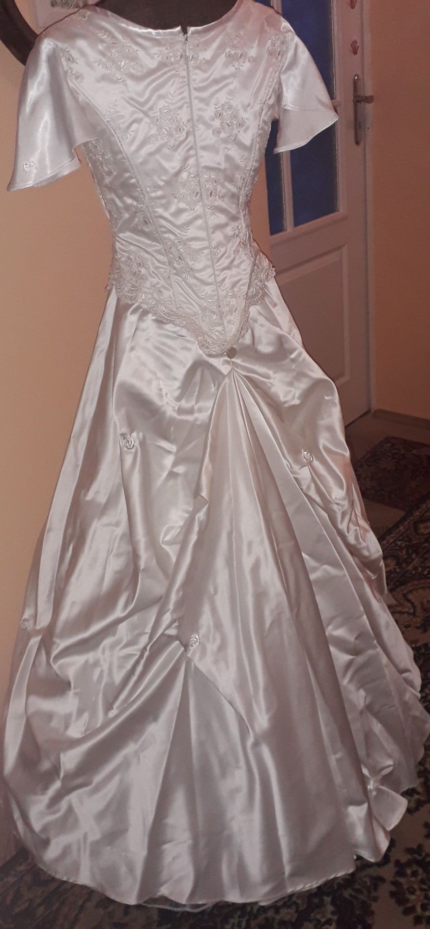 Suknia ślubna na przebierańce
