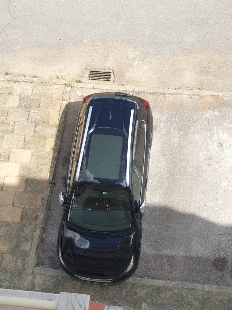 Peugeot 2008 line