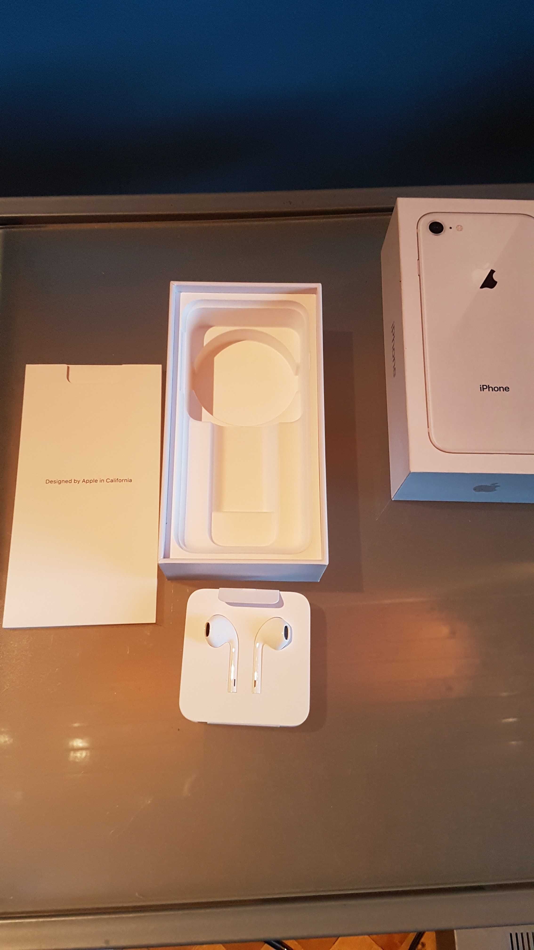 Pudełko po Iphone 8 Apple + słuchawki + adapter