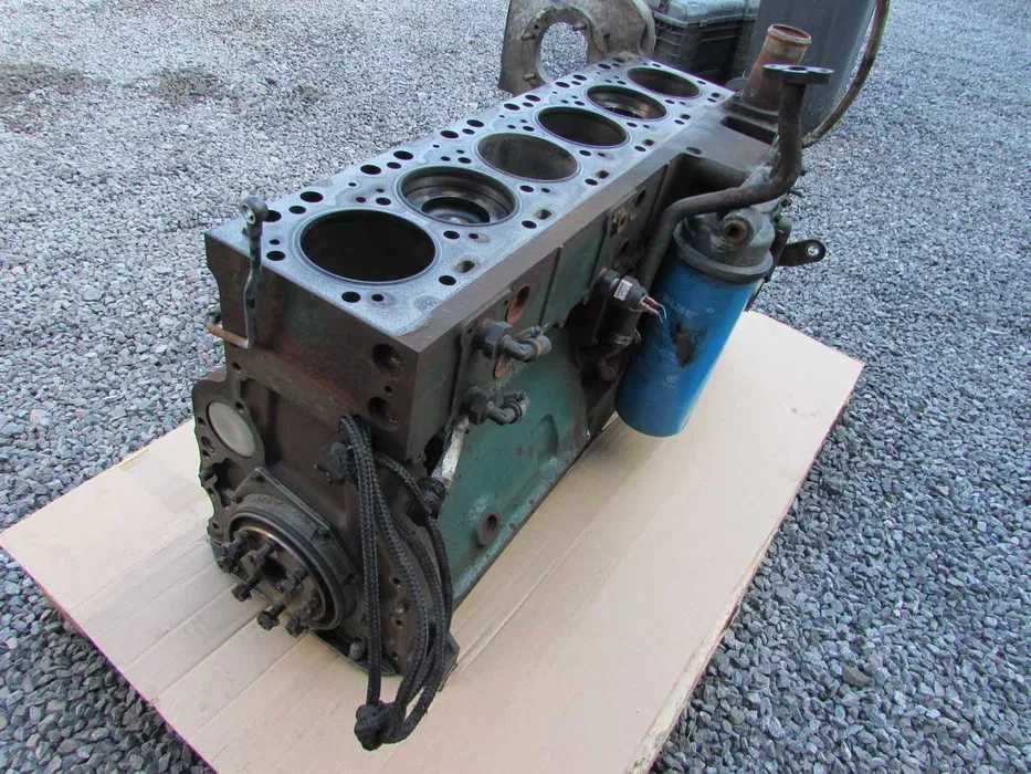 Blok silnik wał tłok cummins ISCe8.3 new holand case komatsu ładowarka