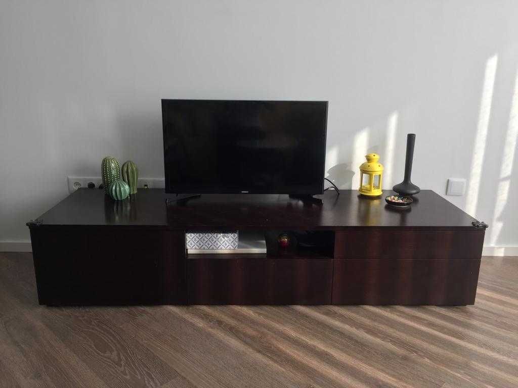 Móvel TV  de 180 cm, 4 gavetas