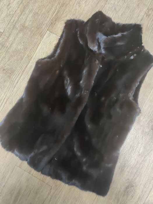 Норкова жилетка жіноча