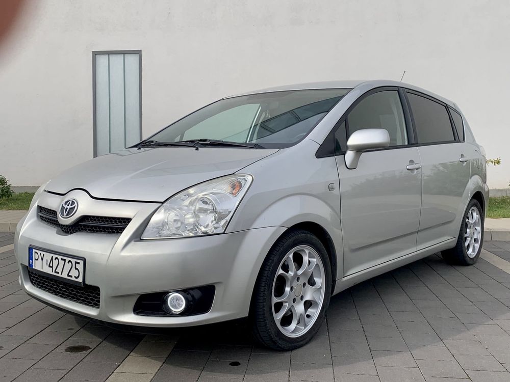 Toyota Corolla Verso 2.2D 136KM