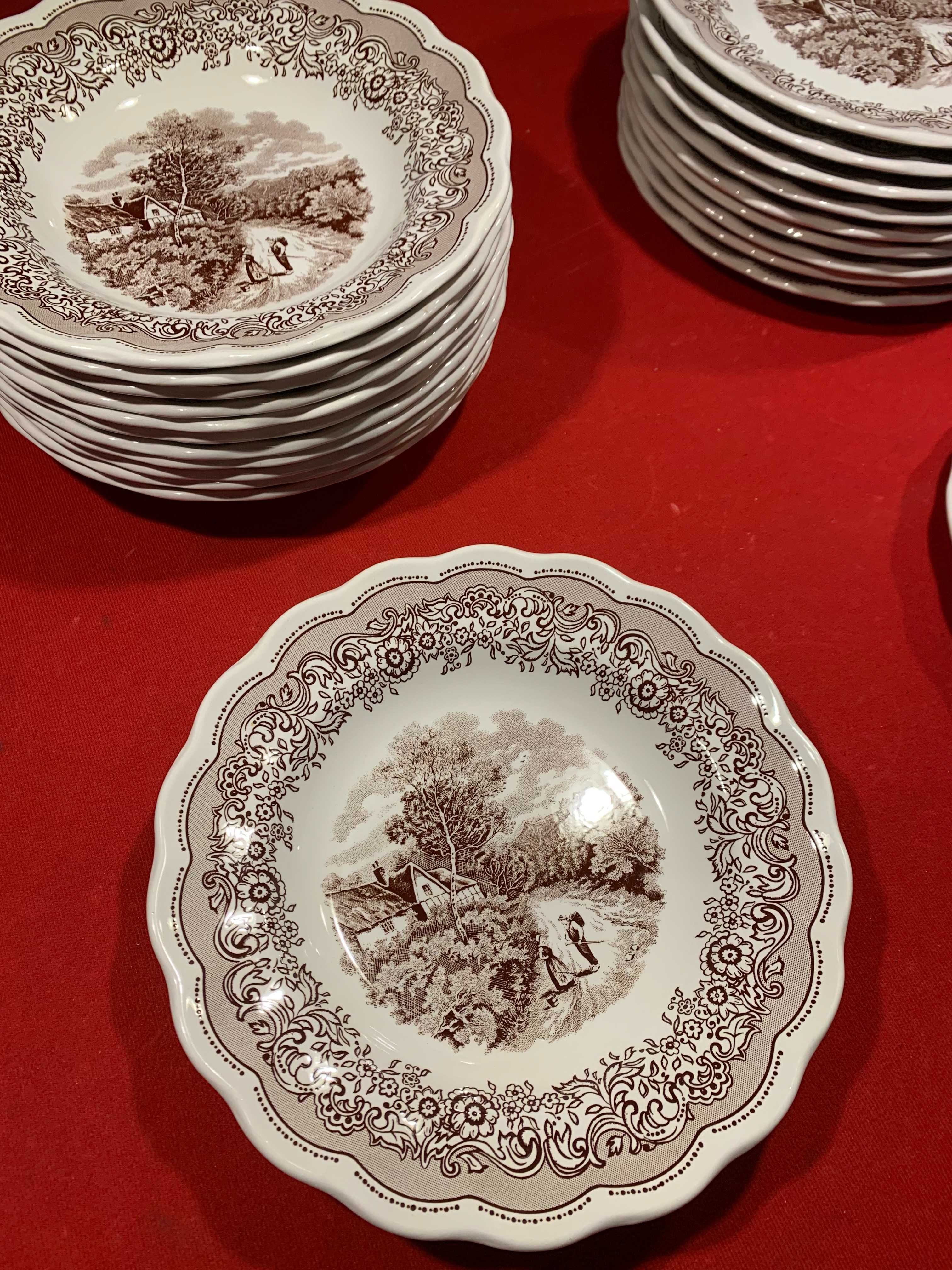 Pratos de coleção em Porcelana Louça *Swiss Landscape* Serviço 22pc
