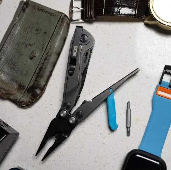 Брелок EDC мультитул SOG Flash MT Silver/Black та Urban Grey/Cyan