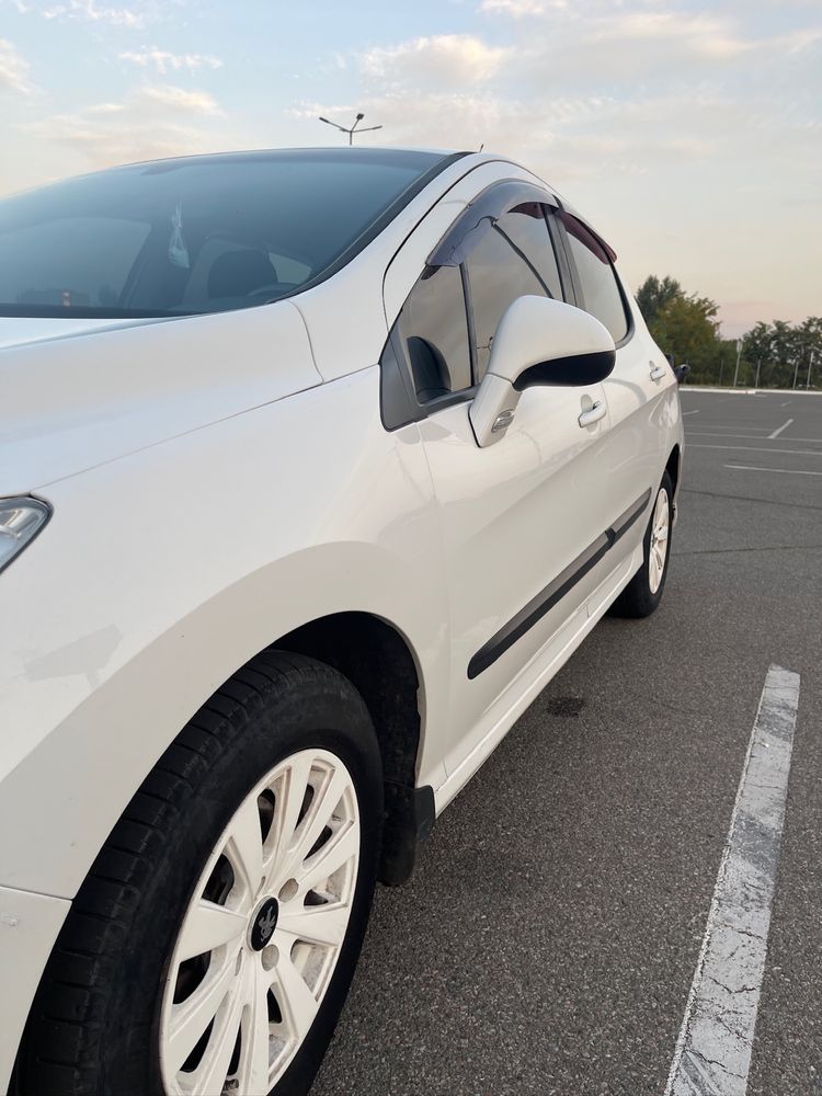Продам Автомобіль , машину Peugeot 308 2008 року