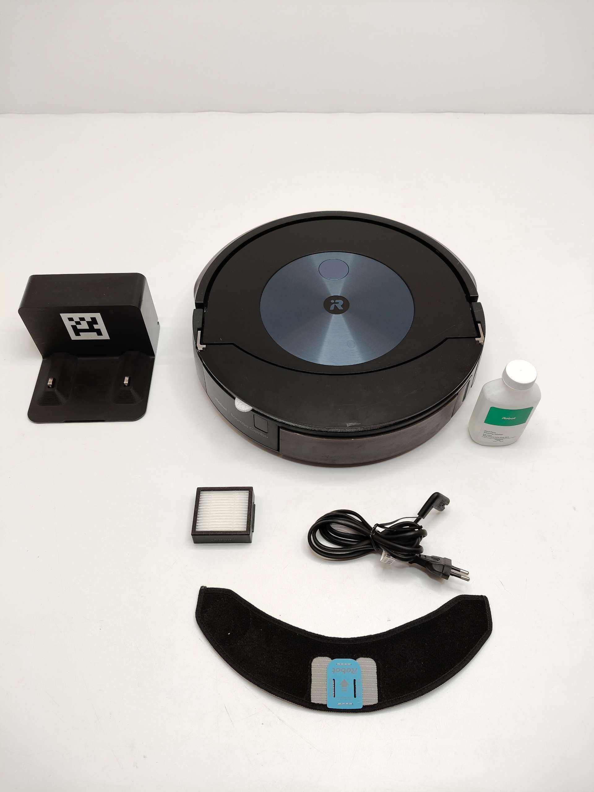 Robot sprzątający iRobot Roomba Combo j7156 czarny - z mopowaniem