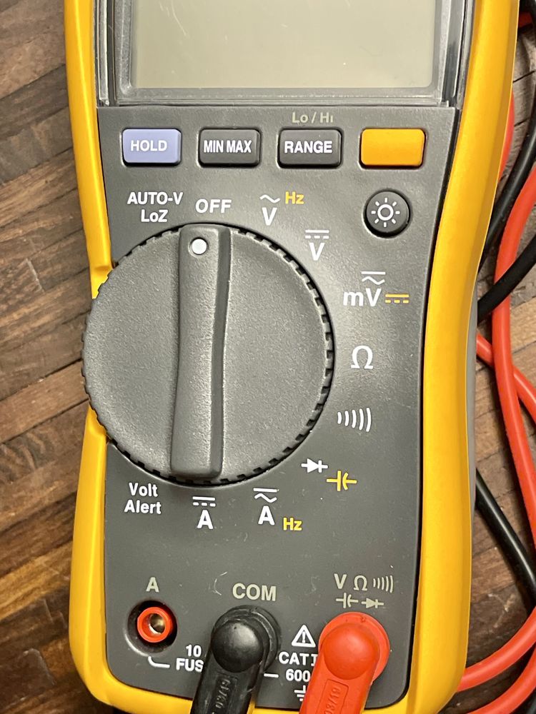 Fluke 117 Multimetr cyfrowy Kat. III 600V 20A elektryk mechanik EV