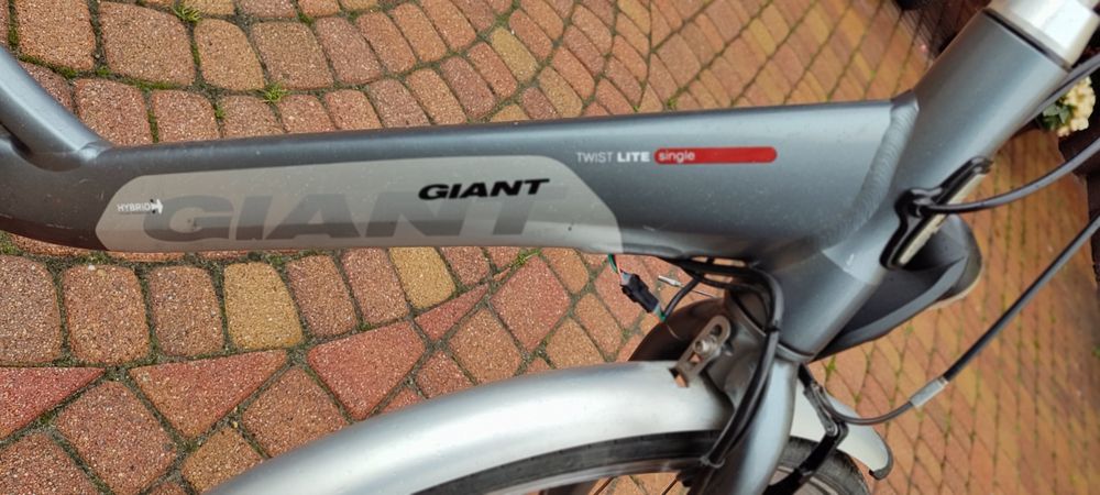 Sorzedam rower elektryczny GIANT twist lite