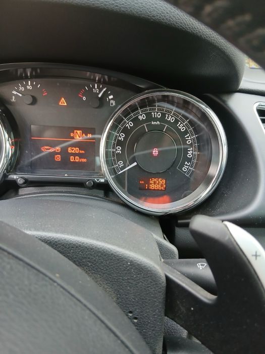 Пежо Peugeot 3008 2013 року дизель 2,0 автомат