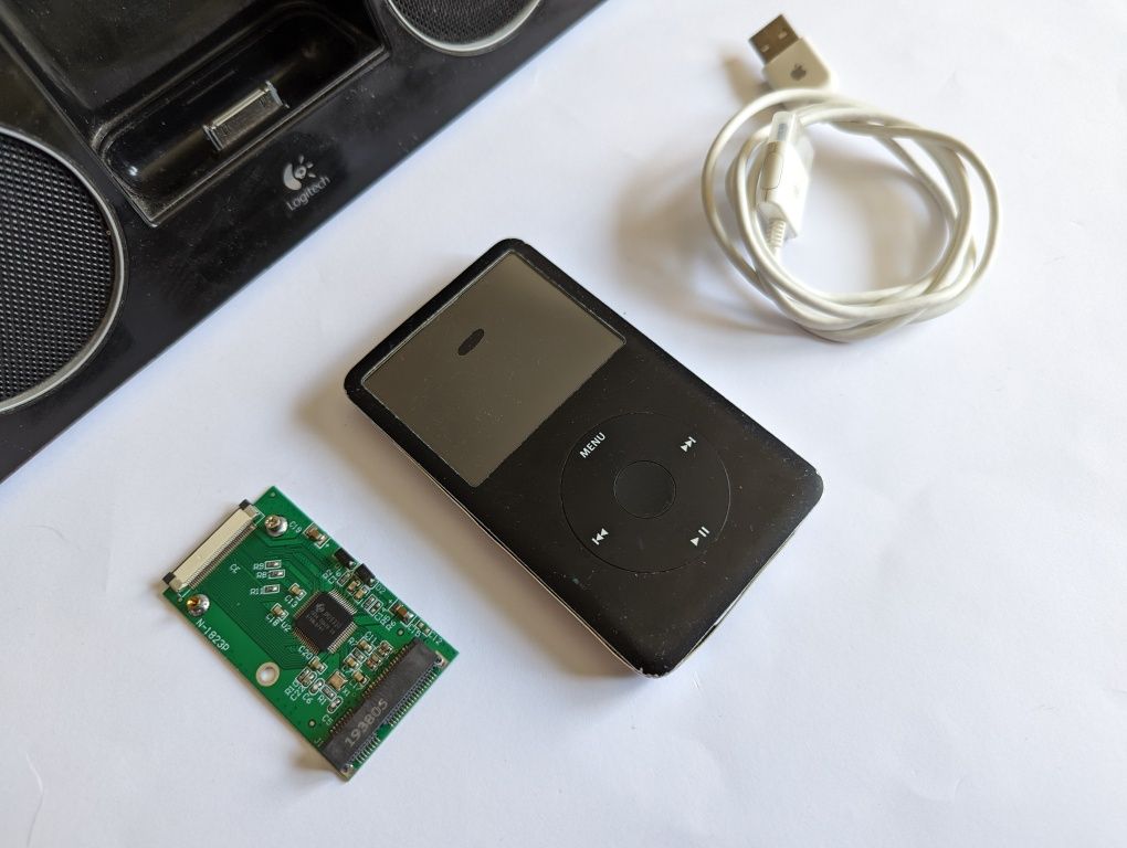 Продам плеер IPod 80gb Video Classic під відновлення або на запчастини