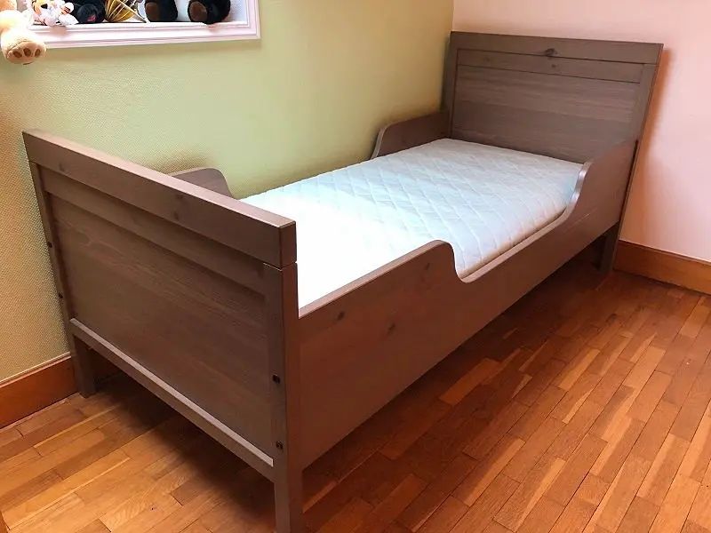 Łóżko Sundvik + materac + stelaż