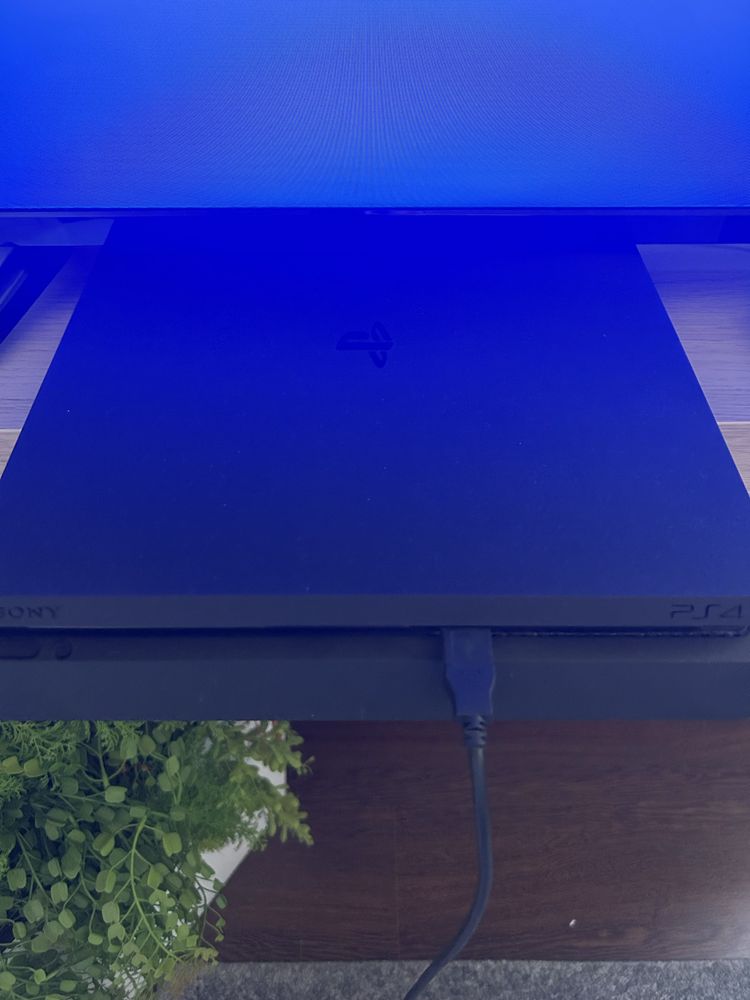 Playstation 4 slim