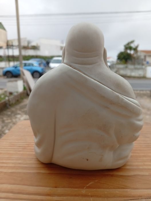 Estatueta em porcelana Limonges