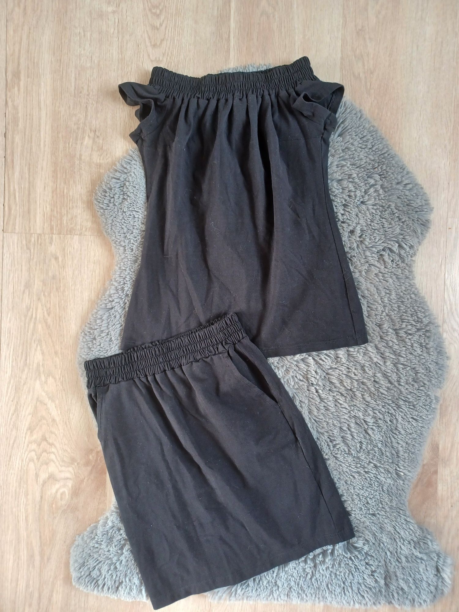 Nowy czarny komplet damski bluzka i spódniczka dresowa