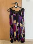 Vestido plissado multicolorido