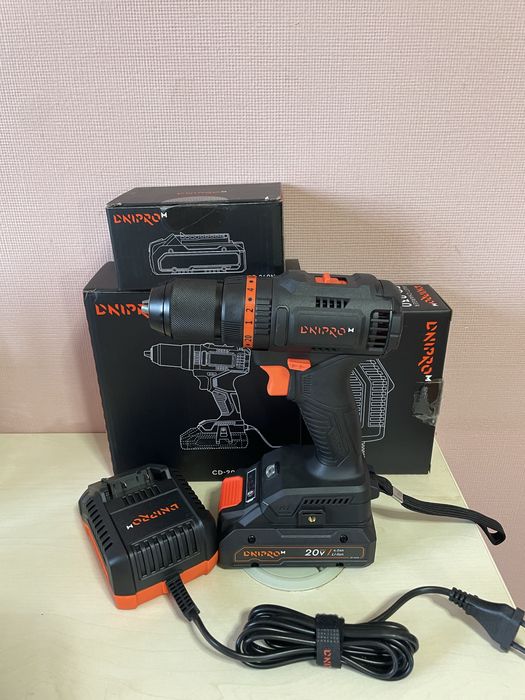 Шуруповерт ДнипроМ