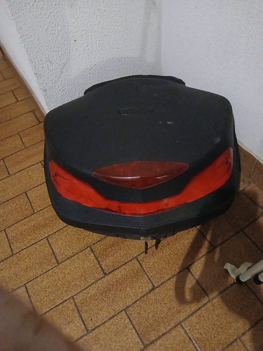 Baú para mota completa com suporte e chave