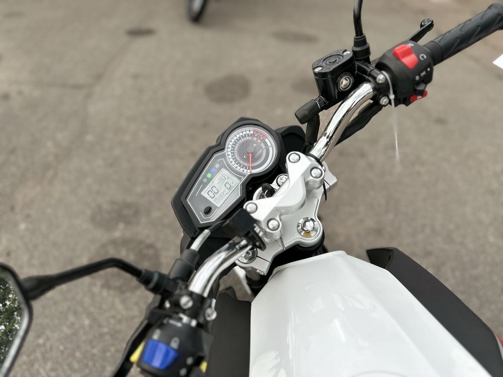 Мотоцикл SPARK SP200R-28