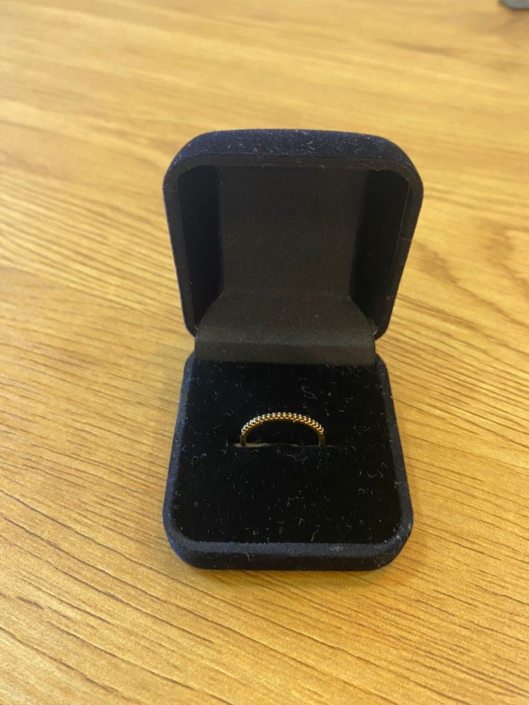 Anel semijoia zirconias negras com 2 banhos de ouro 18k