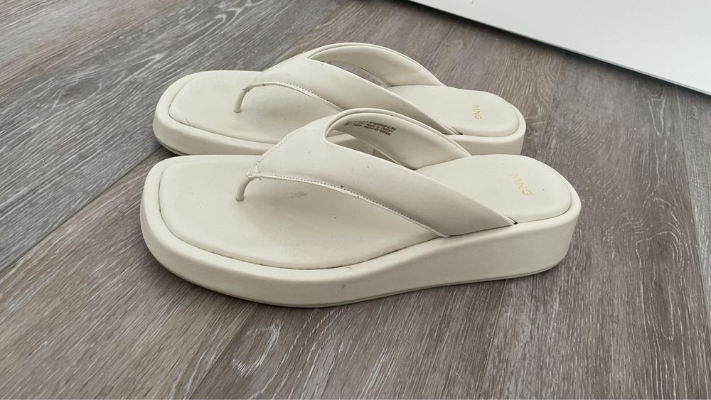 Sandalias rasas / chinelos  mango