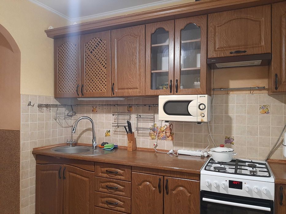 Оренда 1к квартири на Злуки-Коновальця для 1-2 без тварин. АГЕНТСТВО.