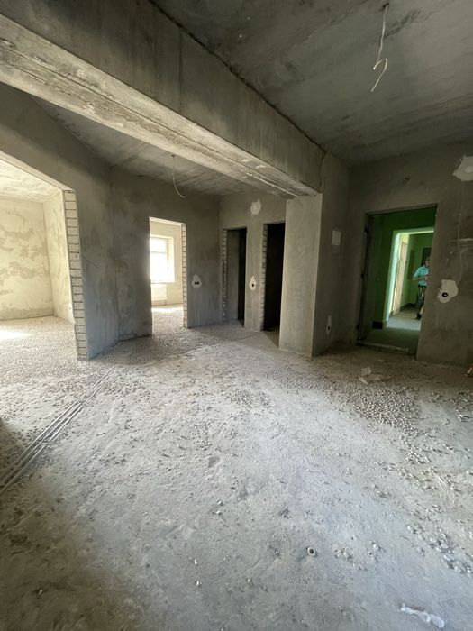 Продаю 3к .кв. новострой в центре Садовая