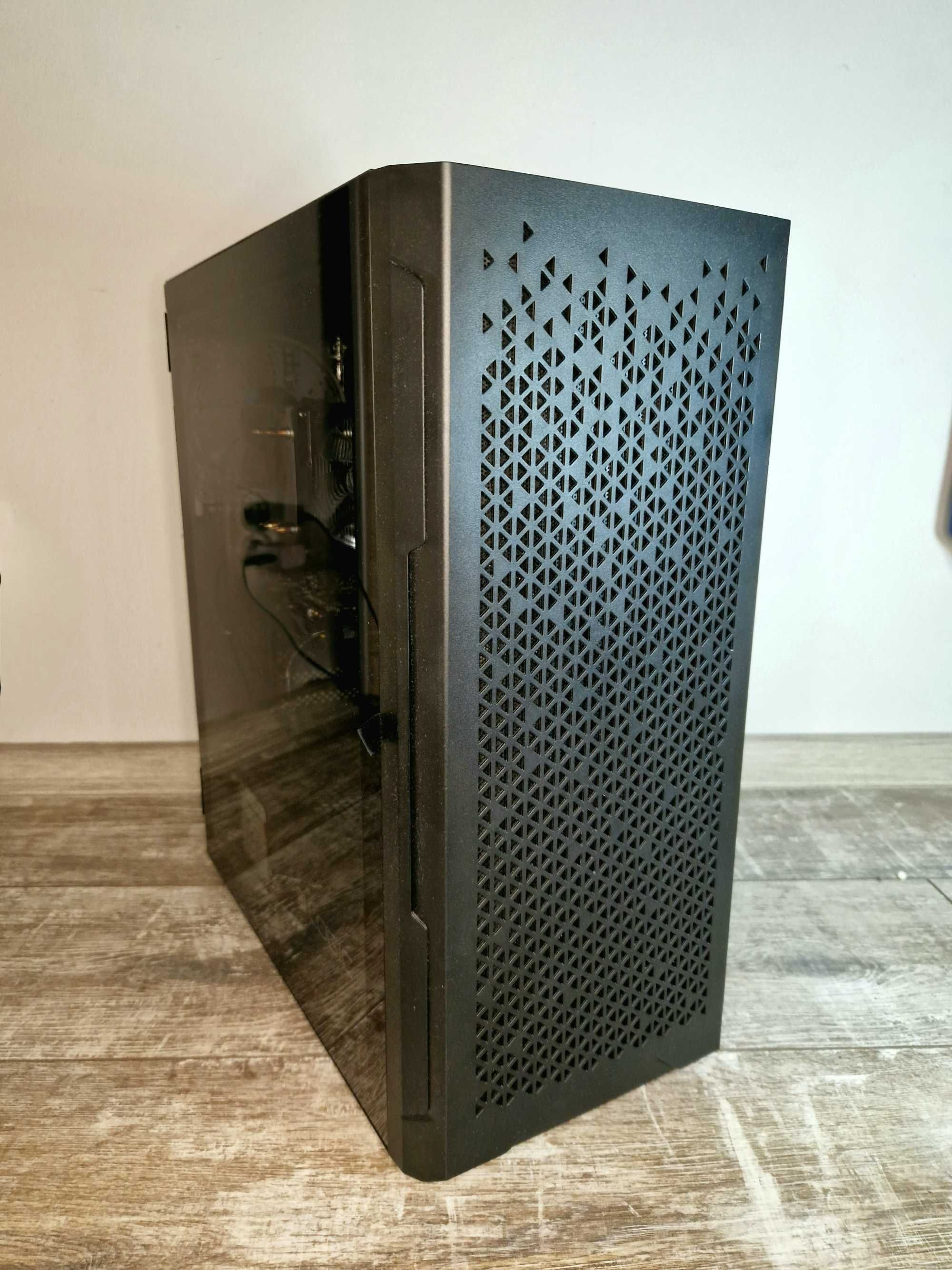 Komputer PC Intel Core i7 z Kartą Graficzną RX 580 Windows 11 Pro