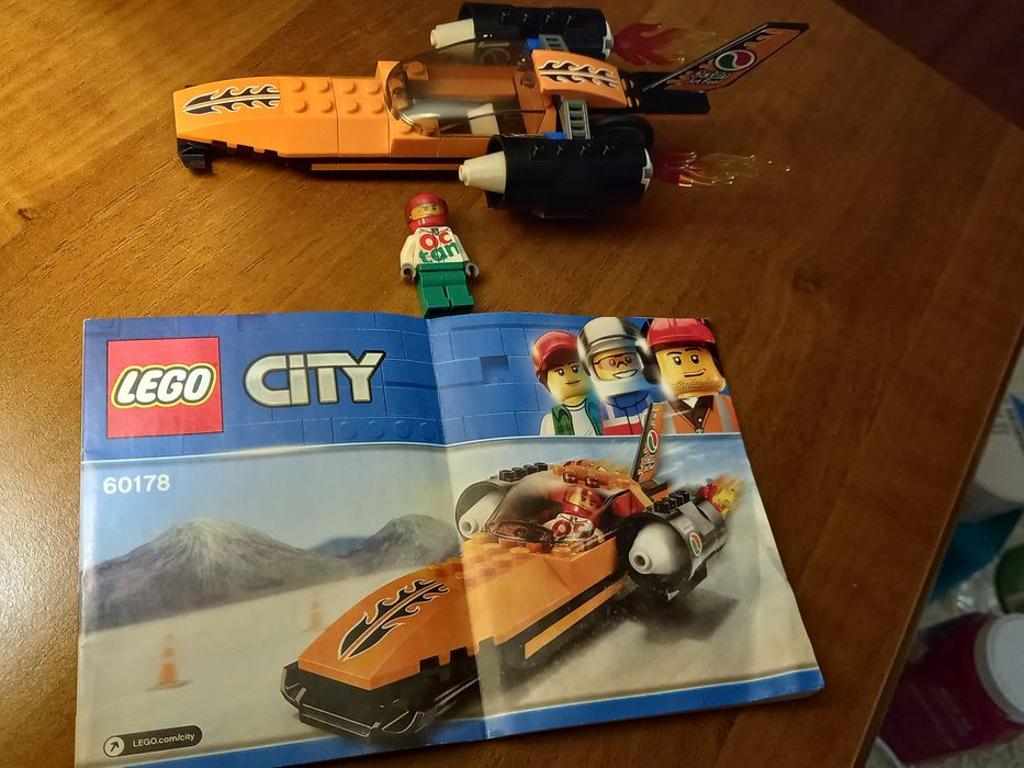 Lego CITY samochód wyścigowy 60178