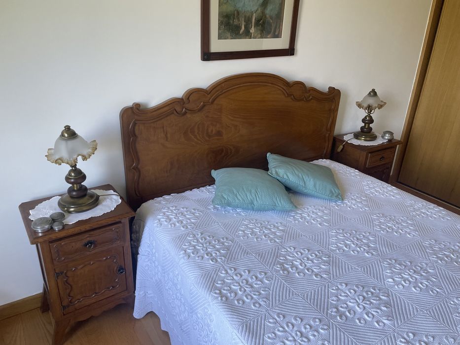 Quarto de casal + Espelho + Cómoda