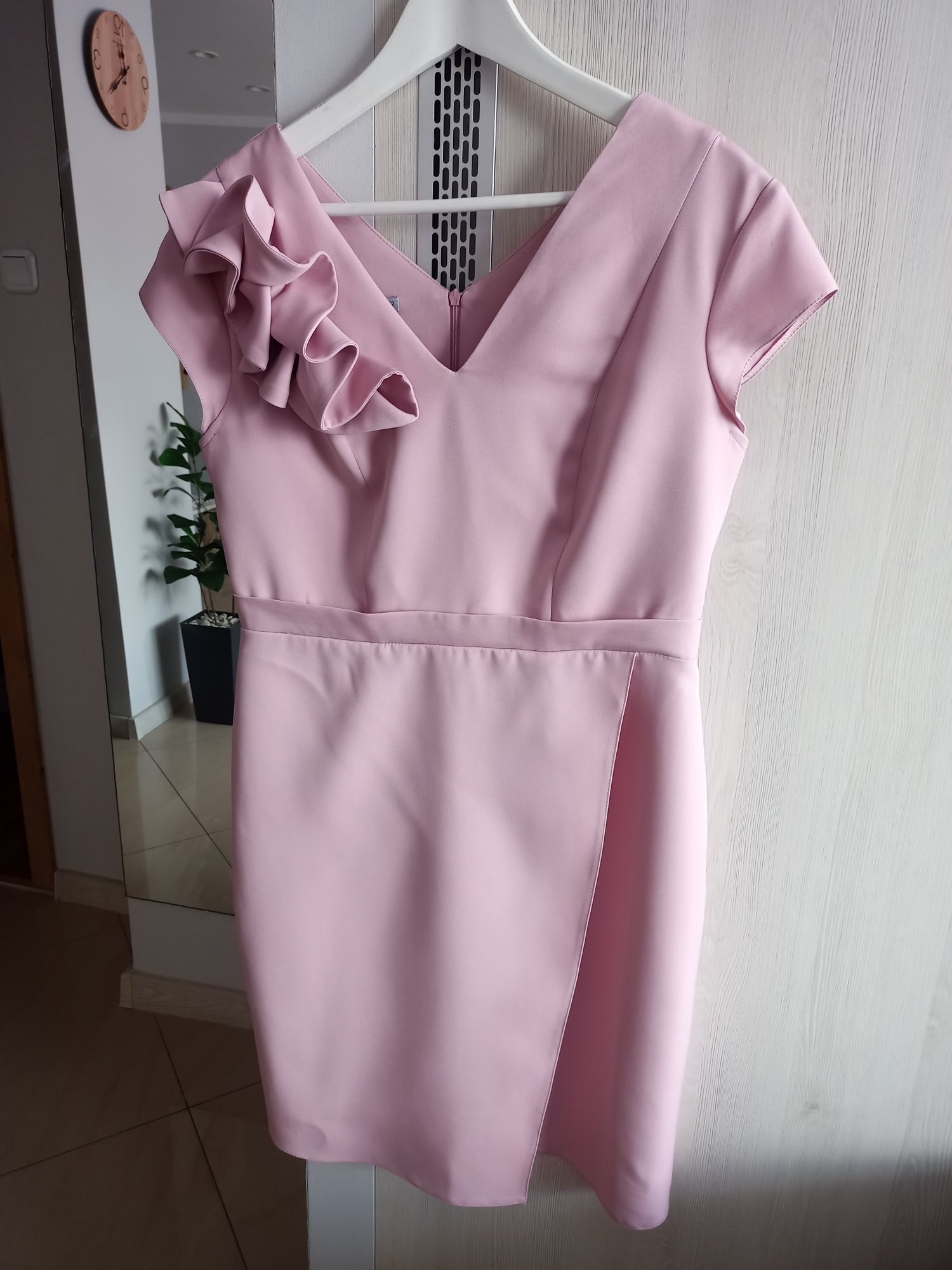 Modna sukienka ze zdobieniem na ramieniu 42 XL wesele chrzest komunia