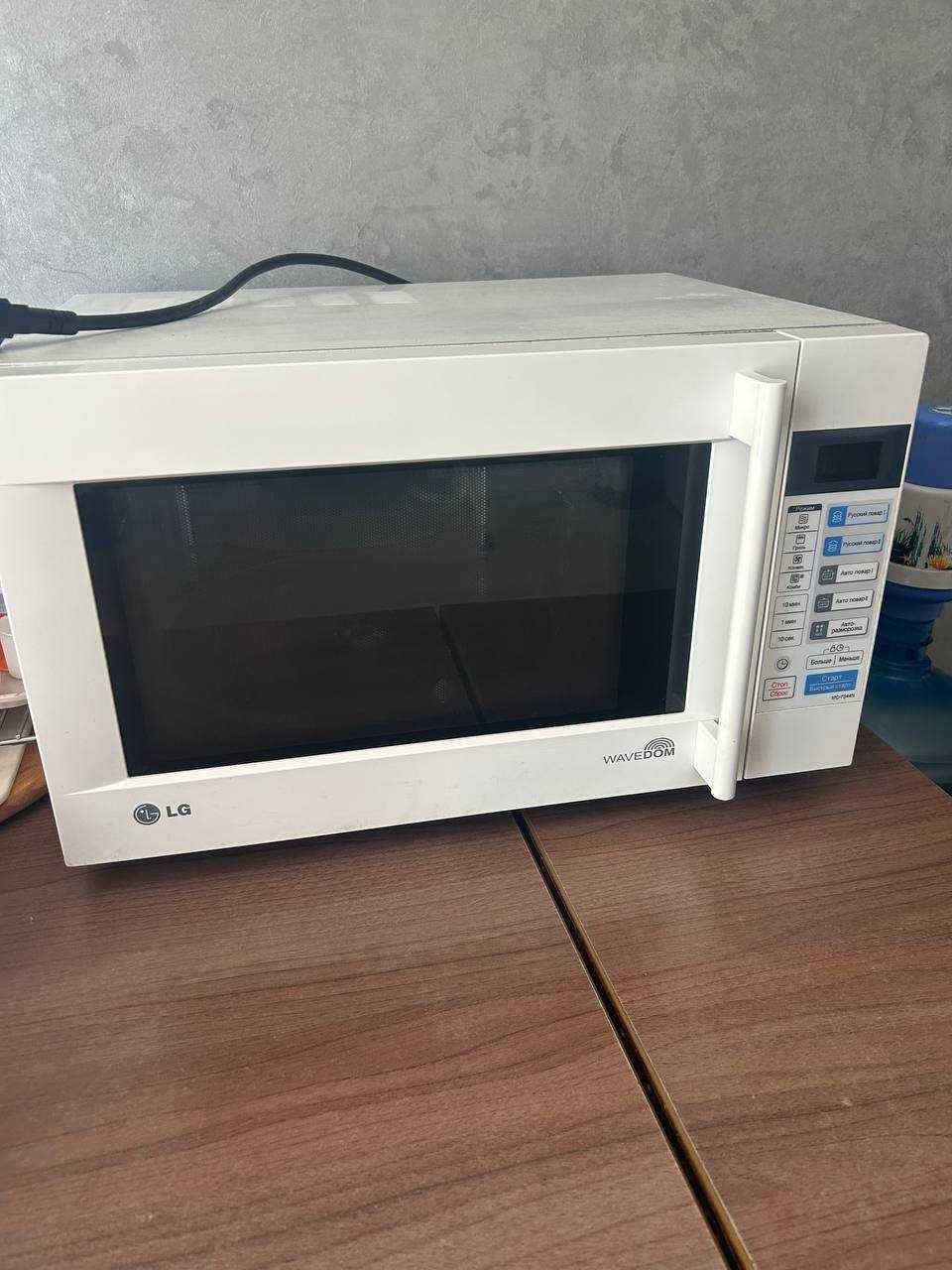 Мікрохвильова піч LG MC 7844