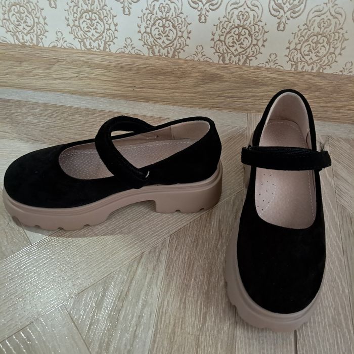 Продам   туфлі дівчачі