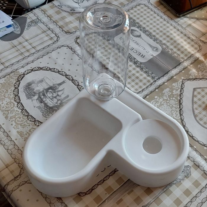 Dispensador de Comida e Água