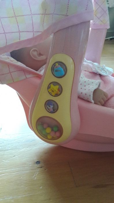 Zabawkowa kołyska dla lalki baby