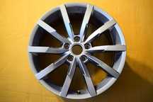 VW 18 ,,R-Line Passat B8 3G0 Oryginał