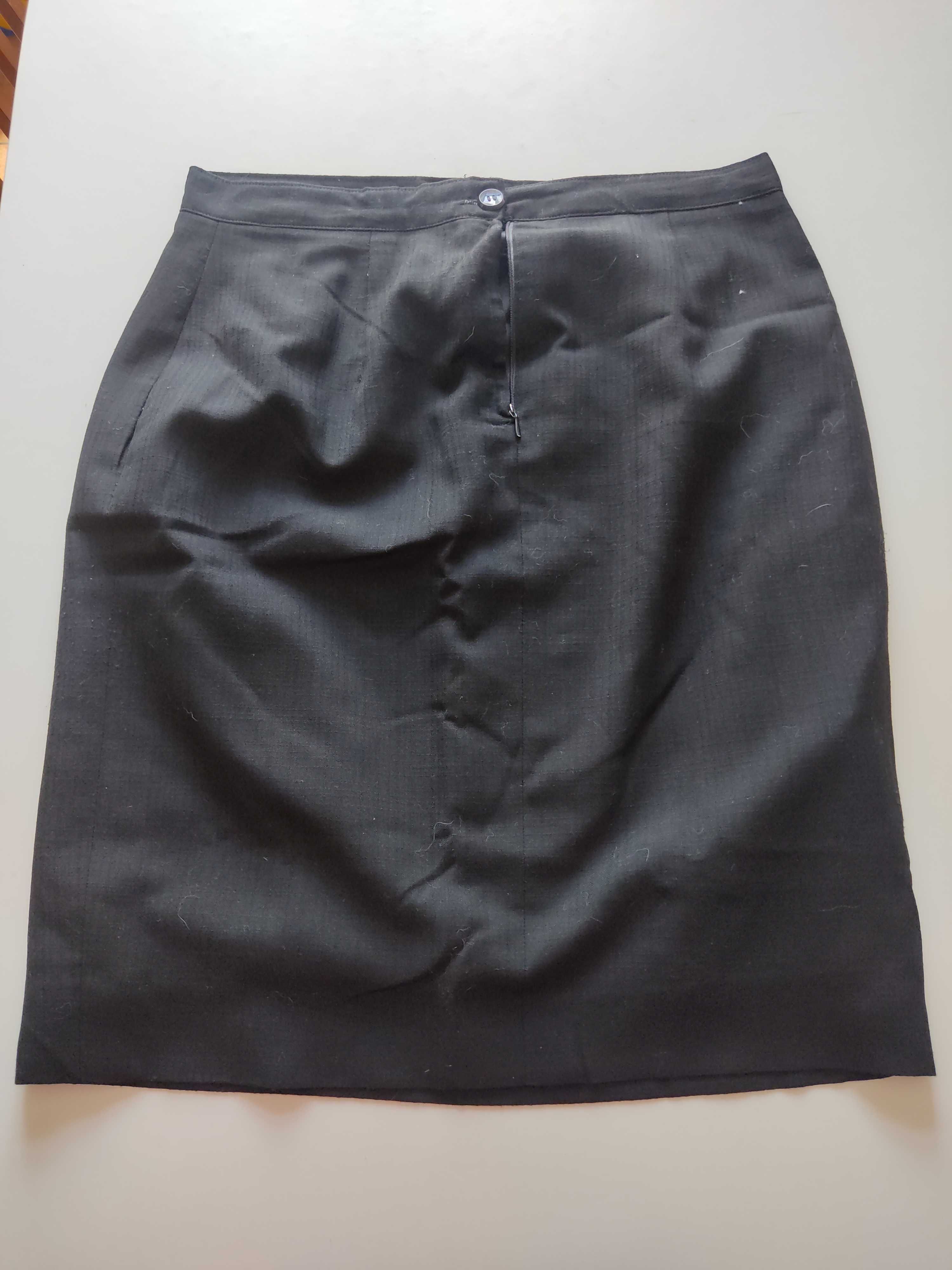 Saia Reta Preta Com forro handmade Tamanho 46-48