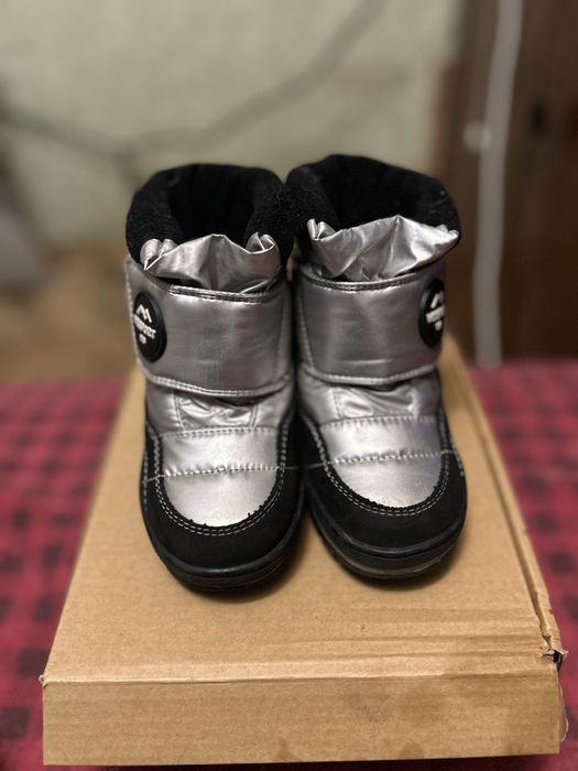 Зимові ботінки для дівчинки