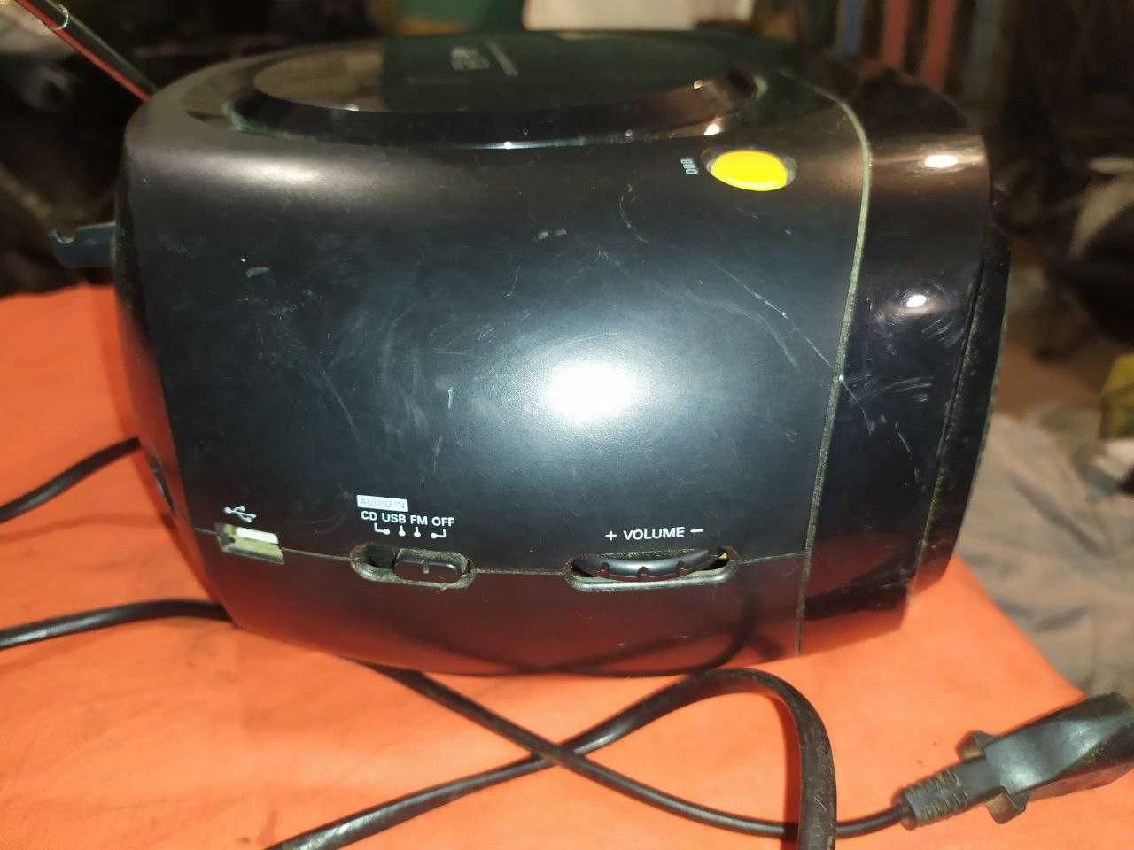 Продам магнитолу Philips AZ320, полностью рабочая (Радио, CD, USB)