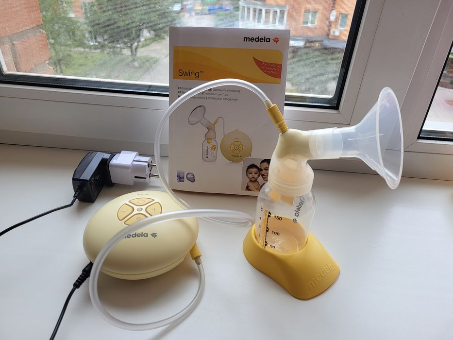 Молоковідсмоктувач Medela swing (працює від мережі або батарейок)