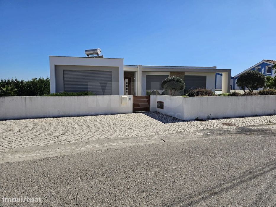 Moradia T4 com Piscina