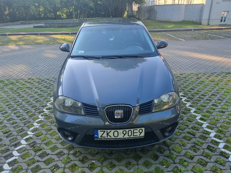 Seat Ibiza Seat Ibiza 1.4 z 2008 roku – Idealny na miasto i w trasę!